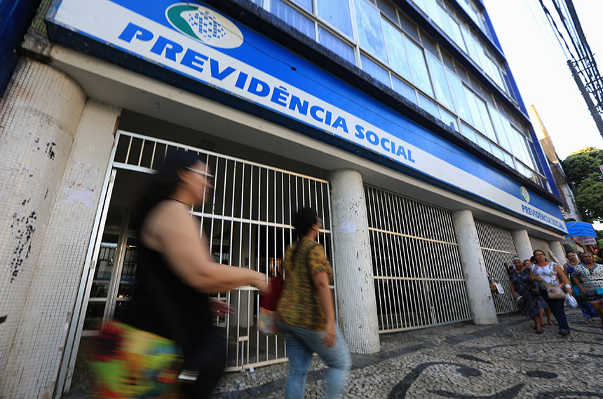 Projeto do 14º salário para aposentados ainda está em análise