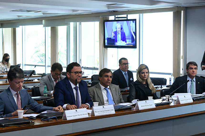 É falsa informação de que Lei do Impeachment será "retirada"