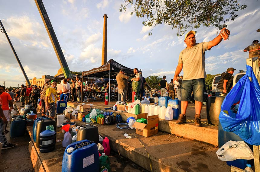 Onda de fake news atrapalha socorro ao Rio Grande do Sul